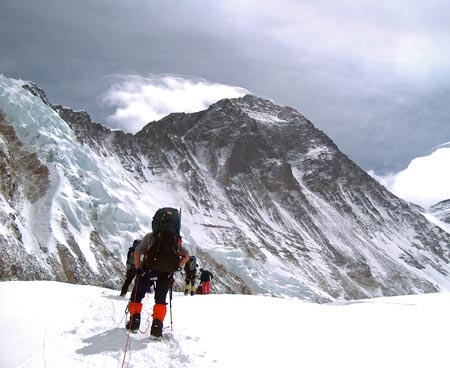 Everest 2008 is Underway. Clikc for the Live Dispatches!