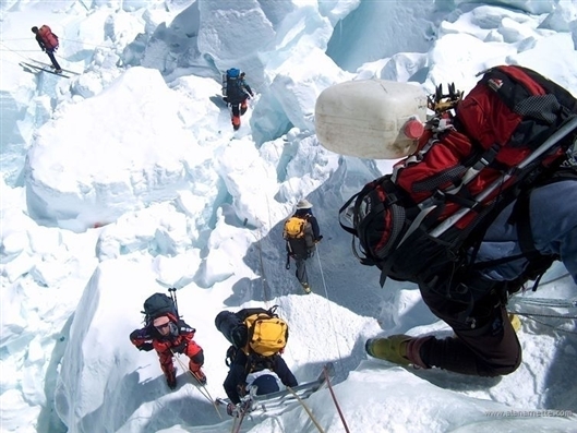 5 story serac in the Icefall in 2002