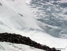 Winds raging down Lhotse Face in 2002 Winds raging down Lhotse Face in 2002