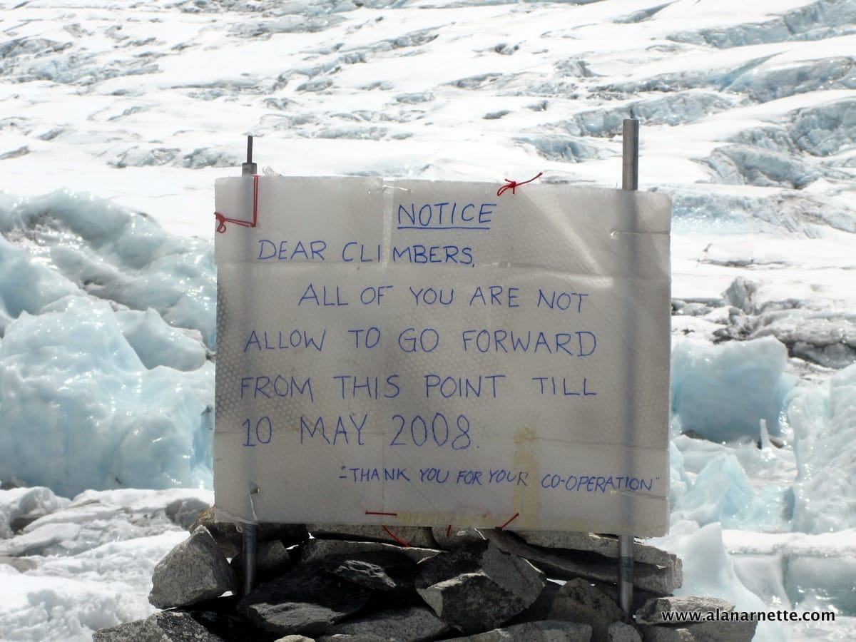 Everest 2008 Sign