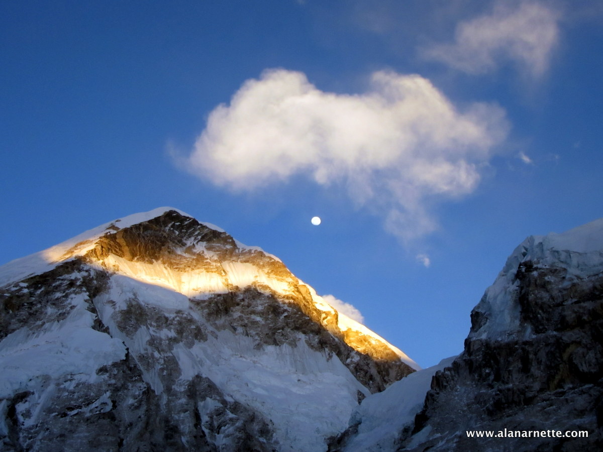 Sunset and moonrise over Everest West ShoulderSunset and moonrise over Everest West Shoulder