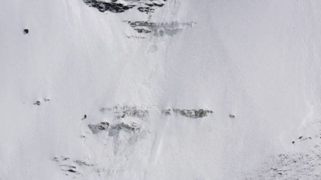 Nobukazu Kuriki's climbing Everest