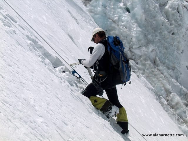 Fixing the route on Everest