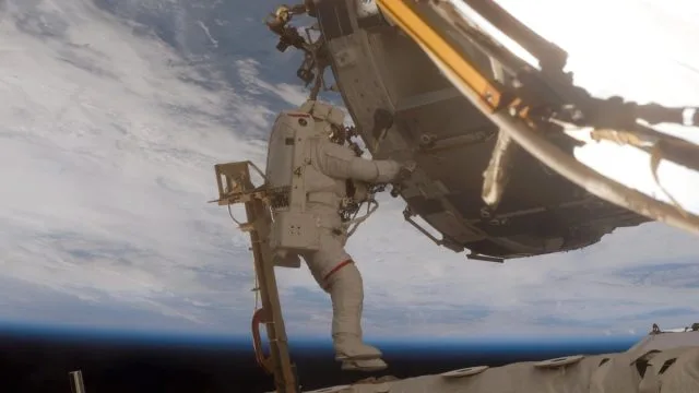 Astronaut Scott Parazynski on a spacewalk