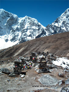Memorials to fallen Sherpas